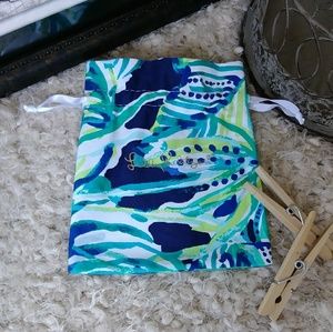 Lilly Pulitzer Drawstring Pouch 💕